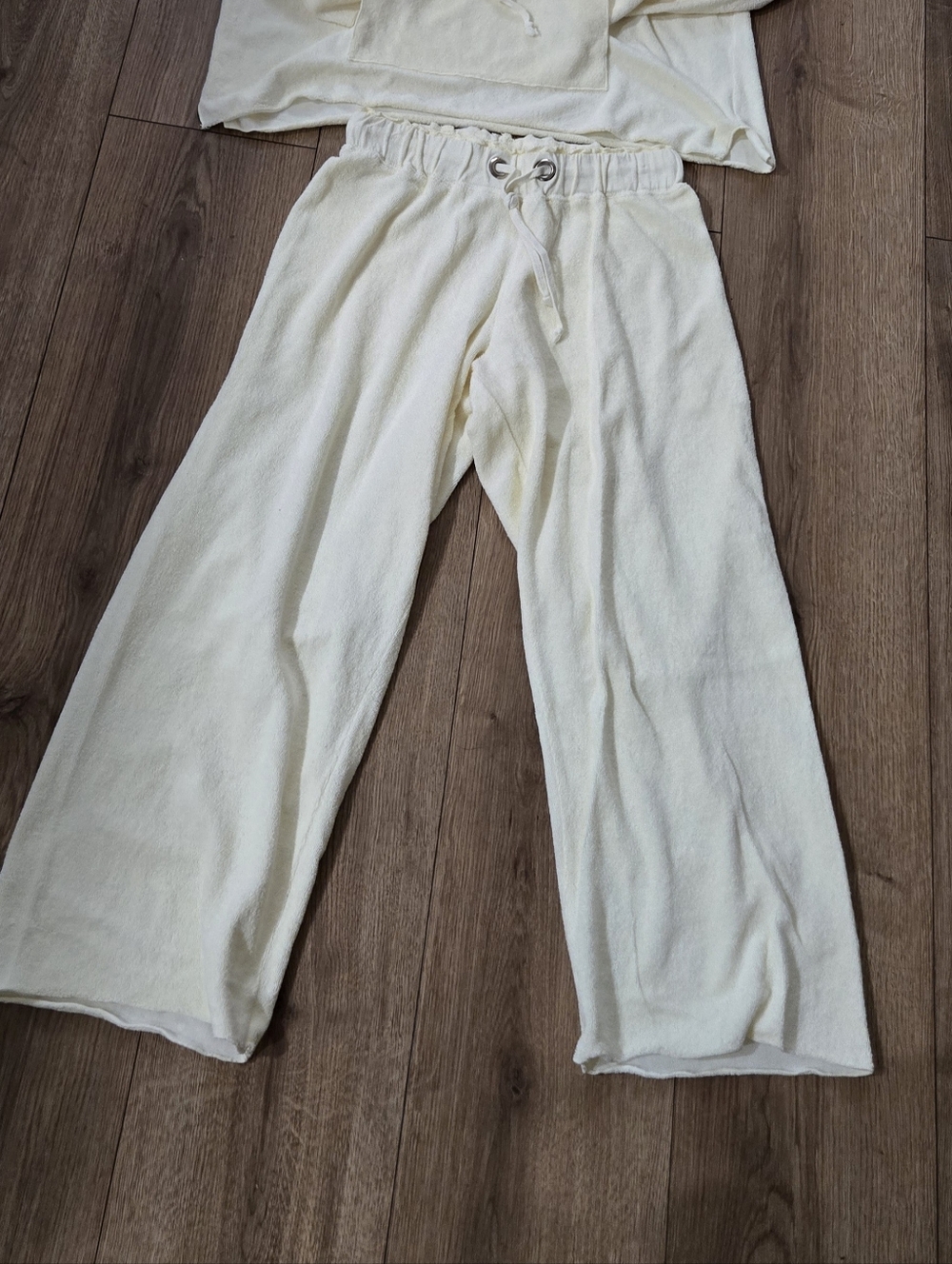Calispia Cozy Cream Hoodie & Cropped Lounge Pants French Terry Set. - Picture 4 of 6